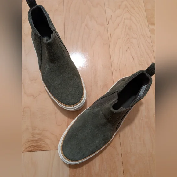 Like New Toms Bryce Women Olive Green Suede Slip-On High Top Sneakers/Booties 6 - Picture 3 of 7